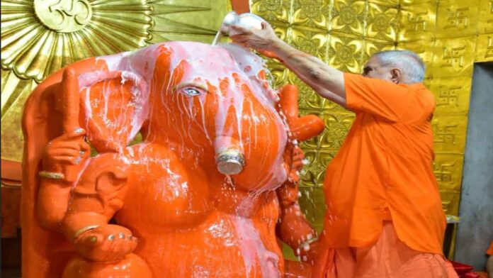 Gajanana's consecration took place in Ravi Pushya Nakshatra