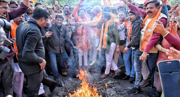 BJP's protest in Jaipur after finding Rs 3 crore cash from Congress MP's hideouts