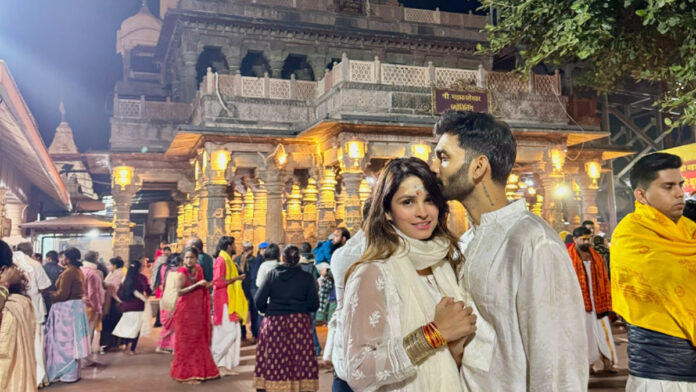 Chetna Pandey and Nishank Swami took blessings at Mahakal in Ujjain.