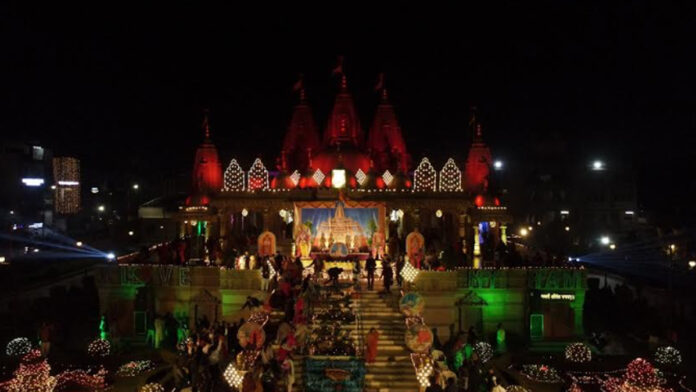 Grand Shri Ram Vandana Mahotsav and Maha Aarti at Akshardham Temple, Jaipur in the presence of the Governor.