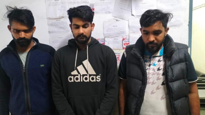 Three smugglers supplying illegal drugs arrested