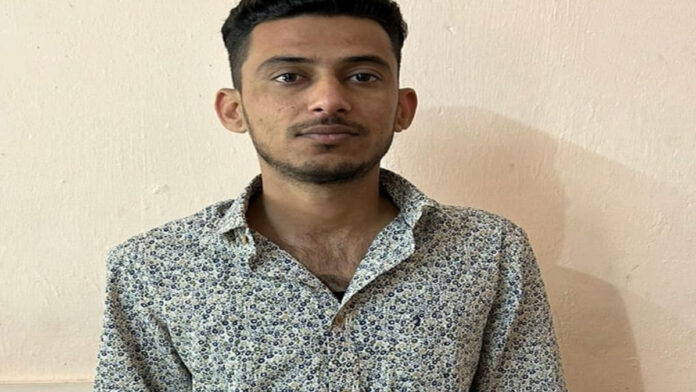 Anti Gangster Task Force caught gangster Sumit Manju with a reward of Rs 1 lakh