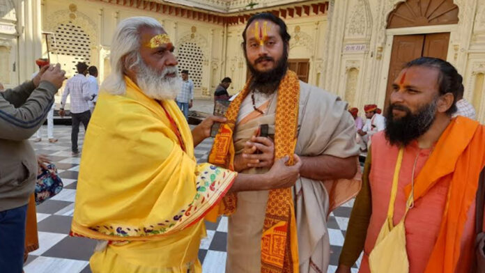 Dharmacharya and saint-mahant of Chhoti-Kashi participated in the saint conference of Ayodhya.