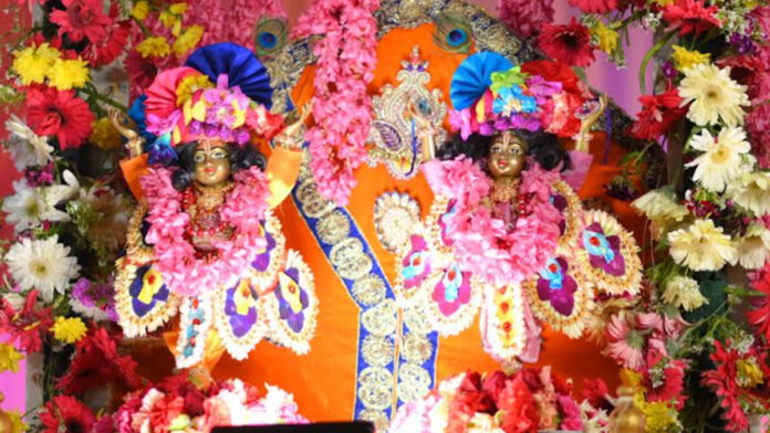 Shri Krishna Balram will play Holi of flowers