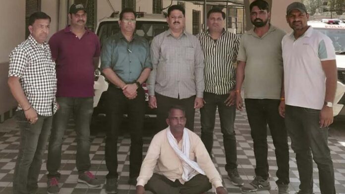 Anti Gangster Task Force arrested the leader of interstate tractor theft gang in Bharatpur.