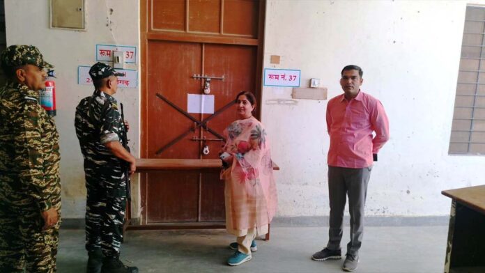District Election Officer Pushpa Satyani inspected the counting site