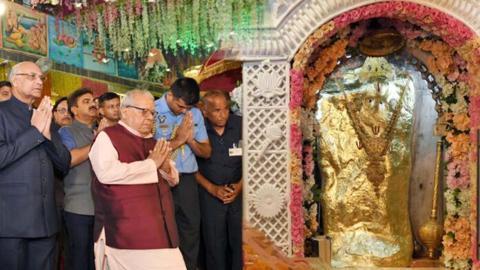 Governor Kalraj Mishra and Ramesh Bais reached Mehndipur Balaji Dham and worshiped Balaji.
