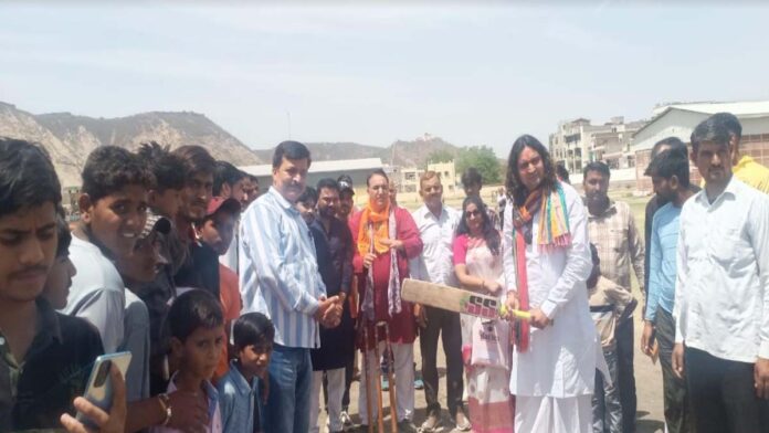 Nomadic Caste Upliftment Trust of Rashtriya Swayamsevak Sangh organized a cricket competition.