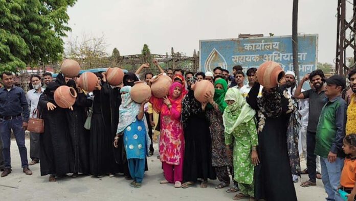 Women protested due to water shortage