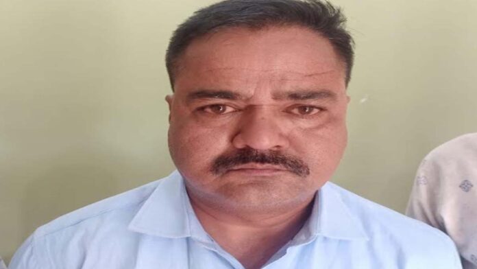 Land records inspector arrested taking bribe of twenty five thousand rupees