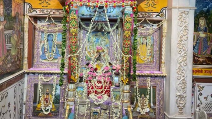 Bhagwat Katha organized in Shri Saras Nikunj