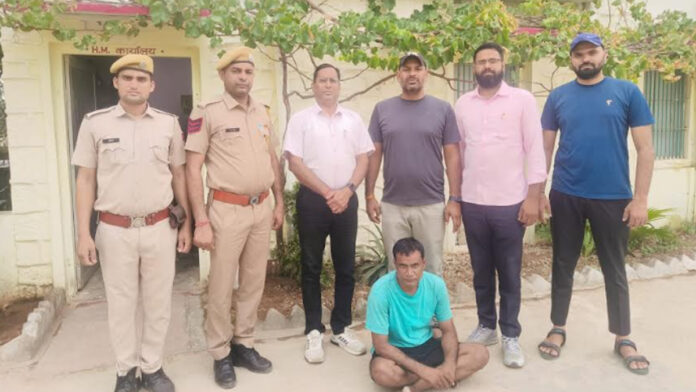 Anti Gangster Task Force caught a reward of twenty five thousand from Dausa