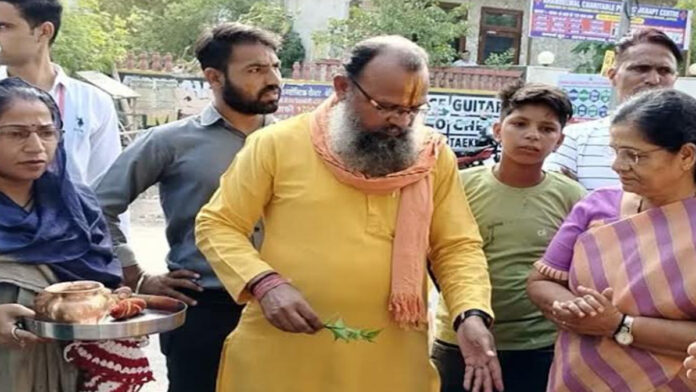 The group left for the darshan of Ramlala-Kashi Vishwanath