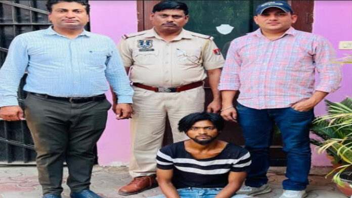 The main gang leader who looted passersby and snatched mobile phones has been arrested