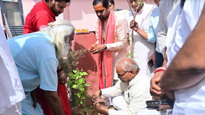 Education Minister planted neem saplings at Chandpol Mokshadham