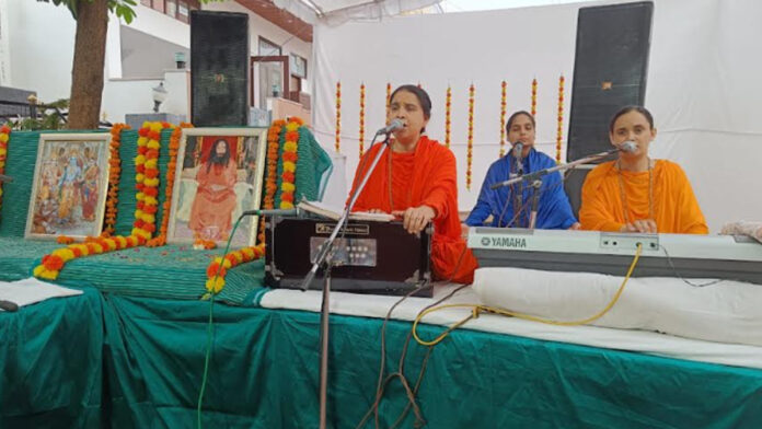 Bhajan Sandhya program organized under the aegis of Divya Jyoti Jagrati Sansthan Jaipur branch