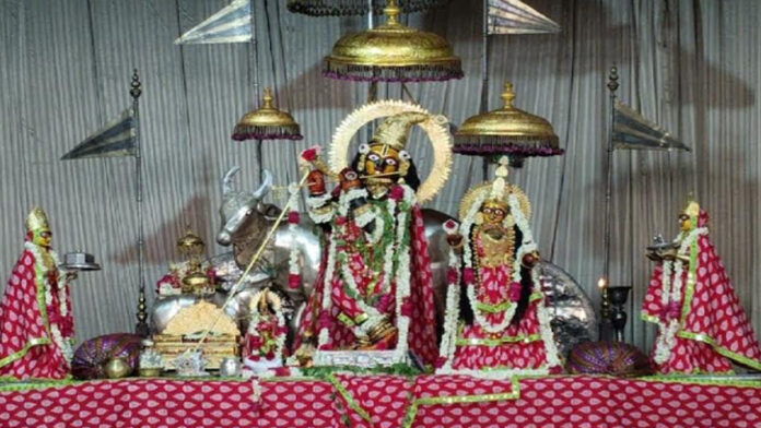 A special tableau decorated in Govinddevji temple on Kamika Ekadashi