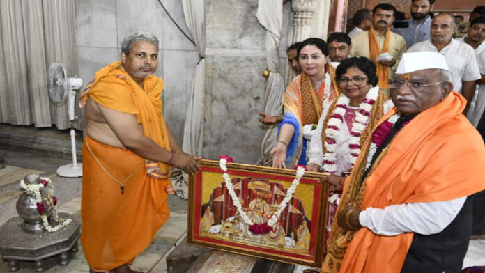 Nominated Governor Shri Haribhau Kisanrao Bagde offered prayers at Govind Dev Ji Temple