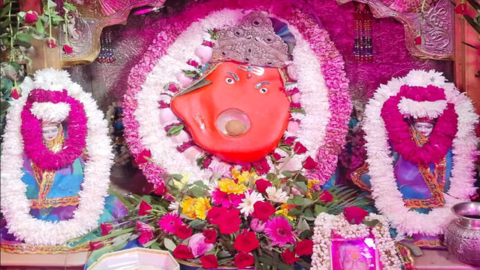 Lahariya tableau decorated in Parkota Ganesh temple