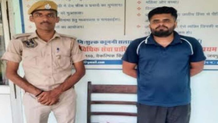 Opium smuggler arrested in Jaipur