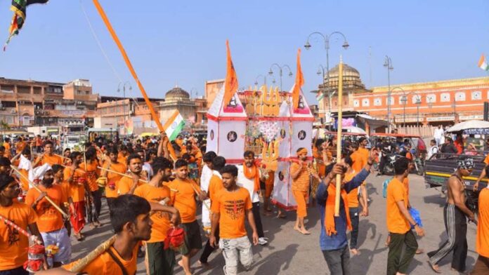 Hundreds of Kavad Yatras started before the last Monday of Sawan