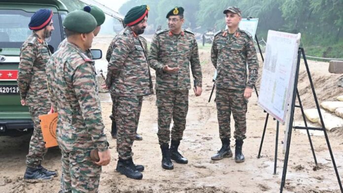 Lieutenant General Manjinder Singh, Army Commander Sapta Shakti Command visits Hisar Military Station