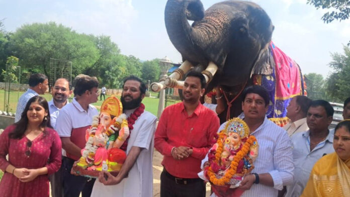 Avinash Gehlot performed Ganpati immersion in Hathi village of Amer