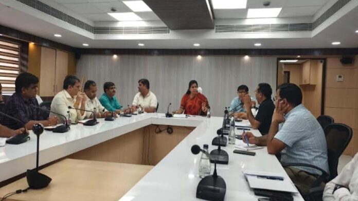 The mayor held a meeting regarding the programs to be organized under the 