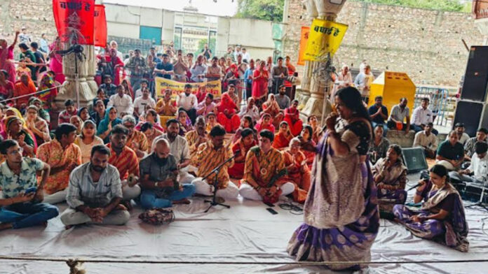 Radha Rani's greetings echoed in Govind's court