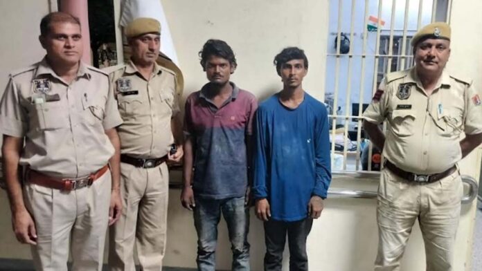 Two accused arrested for stealing e-rickshaw battery