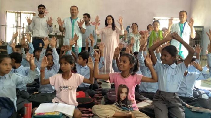 Doctors made children aware about hand hygiene on Global Hand Washing Day