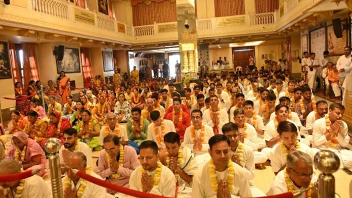 450 devotees took shelter of Srila Prabhupada in Sri Krishna Balaram Temple