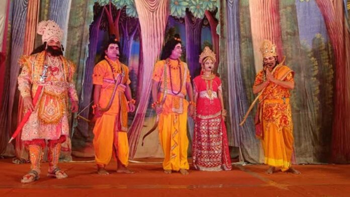 Ramlila is being staged in the presence of Shuk sect Pechhadhishwar at Ramlila ground located in Newgate