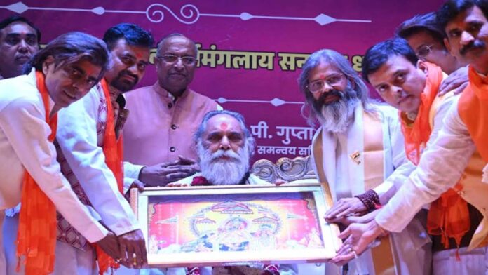 International Gita propagator and Gita scholar Gyananand Maharaj was felicitated at the Chief Minister's residence