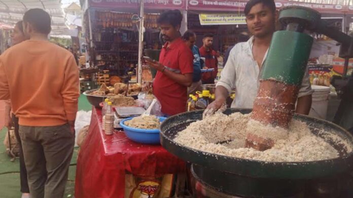 Chittorgarh's famous Tilkuta is becoming a centre of special attraction in Khadi Village Industry Exhibition