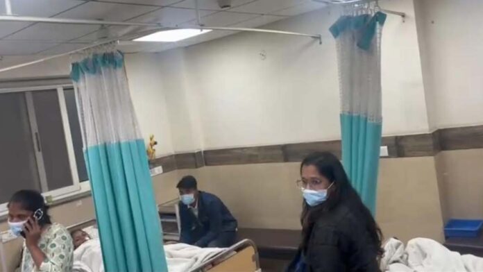 More than twelve students fell ill in the class going on at Utkarsh Coaching