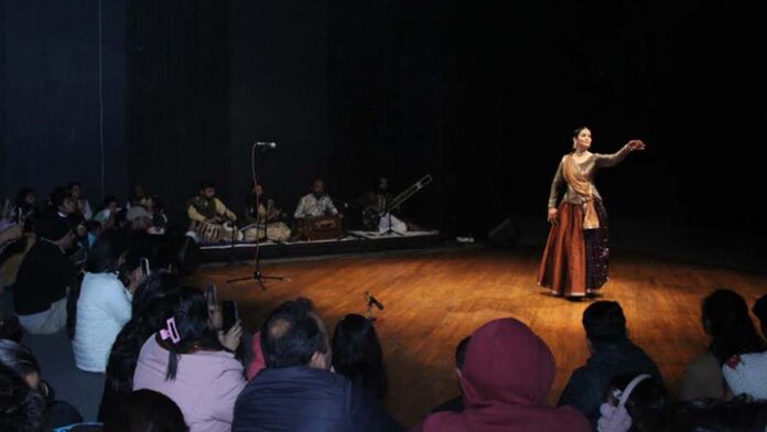 Young Solo: Manisha Guliani's unique performance enthralled the audience