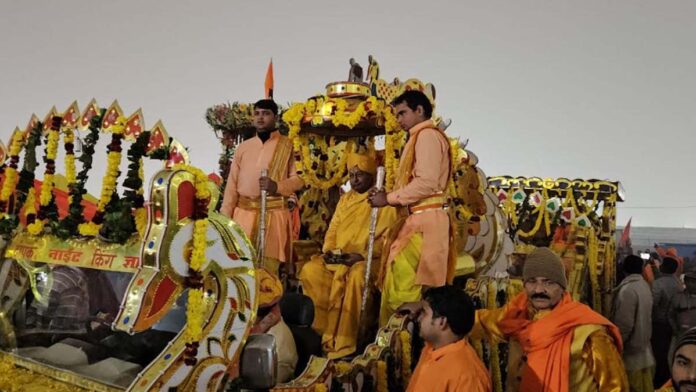 Mahant Doctor Naresh Puri Maharaj took a royal bath