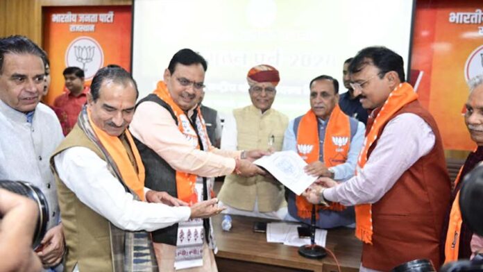 5 proposers submitted nomination in support of Madan Rathod for BJP state president