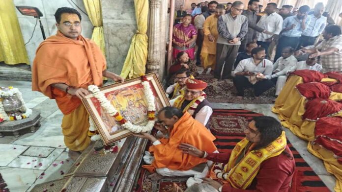 Holi festival started with Rachana tableau in Govind Dev Ji temple