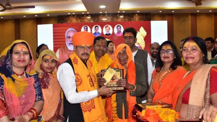 Priests, saints and mahants were honored in the program Mann Ki Baat with Sanatan Dharma